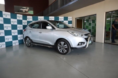 2015 Hyundai ix35 2.0 (Mark II) Elite Auto - ABS, AIRCON, CLIMATE CONTROL, ELECTRIC WINDOWS, LEATHER SEATS, REVERSE CAMERA, TOWBAR, XENON LIGHTS, SUNROOF, AIRBAGS, ALARM, CRUISE CONTROL, PARTIAL-SERVICE RECORD, RADIO, BLUETOOTH, USB, AUX, CD. Finance available, trade-ins welcome, Rental, T&C'S apply!!!