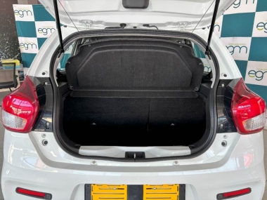 17304ToyotaVitz017-th.jpg