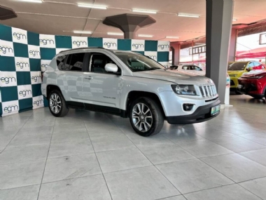 2014 Jeep Compass 2.0 Limited Auto - ABS,AIRCON,ELECTRIC WINDOWS,LEATHER SEATS,REVERSE CAMERA,TOWBAR,XENON LIGHTS,AIRBAGS,ALARM,CRUISE CONTROL,FULL-SERVICE RECORD,RADIO,USB,AUX,CD,HEATED SEATS,SPARE KEYS. Finance available, trade-ins welcome, T&C'S apply!!!