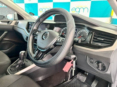 17364VWPolo002-th.jpg