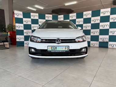 17364VWPolo012-th.jpg