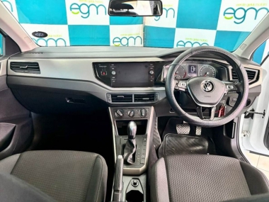 17364VWPolo018-th.jpg
