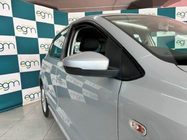 17376VWPoloVivo1.4004-th.jpg