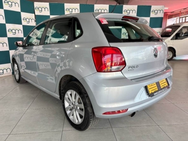 17376VWPoloVivo1.4015-th.jpg