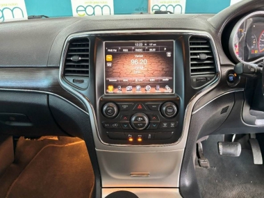 17384GrandCherokee011-th.jpg