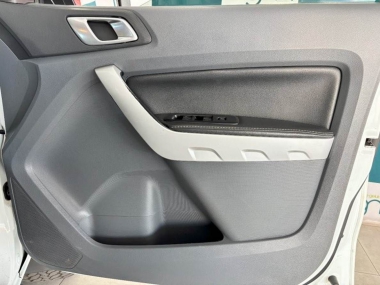 17387FordRangerV3.2TDCi005-th.jpg