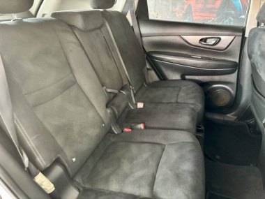 17400NissanXTrail007-th.jpg