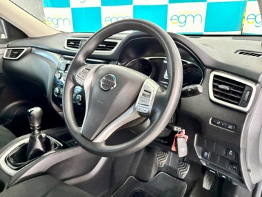17400NissanXTrail009-th.jpg