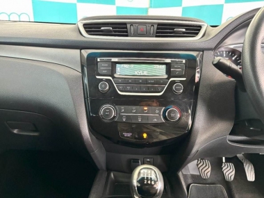 17400NissanXTrail011-th.jpg