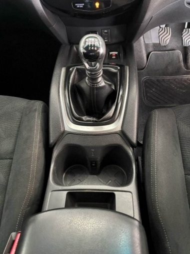 17400NissanXTrail012-th.jpg