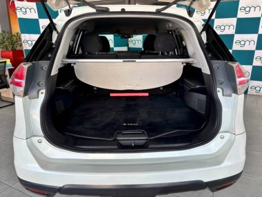 17400NissanXTrail020-th.jpg