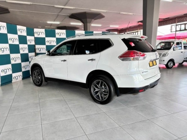 17400NissanXTrail021-th.jpg