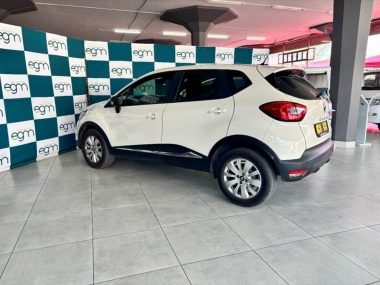 17401RenaultCapture900T018-th.jpg