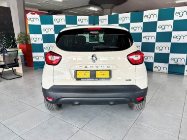 17401RenaultCapture900T019-th.jpg