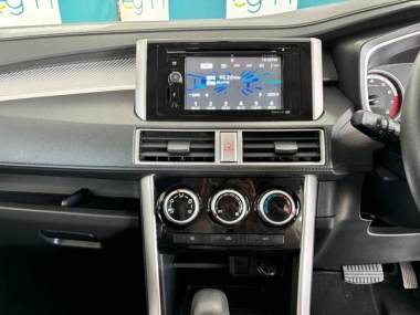 17402MitsubishiXpander013-th.jpg