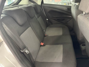 17459FordFiestaAmbient007-th.jpg