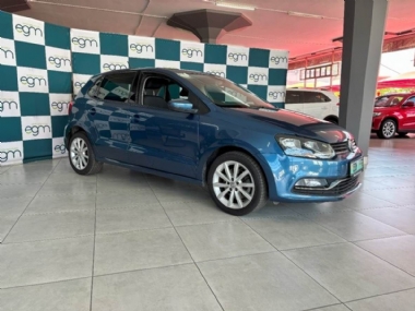 2017 Volkswagen (VW) Polo 1.2 GP TSi Highline DSG - ABS,AIRCON,ELECTRIC WINDOWS,AIRBAGS,ALARM,FULL-SERVICE RECORD,RADIO,BLUETOOTH,USB,
AUX,SPARE KEYS. Finance available, Trade-ins welcome, Delivery country wide, T&C'S apply!!!
