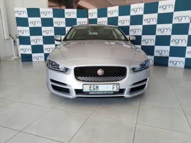 17701JaguarXE002-th.jpg