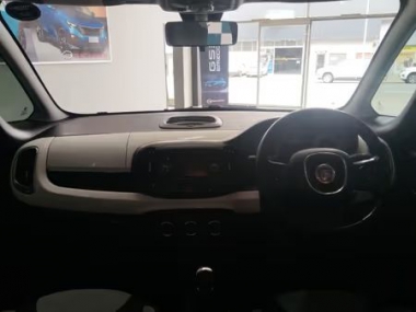 17720-2017Fiat500L011-th.jpg