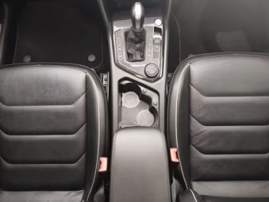 17740VWTiguan016-th.jpg