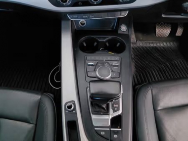 17826AudiA4010-th.jpg