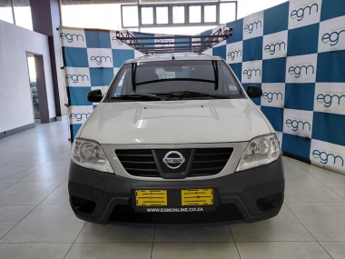 17915NissanNP2001.5dCi005-th.jpg