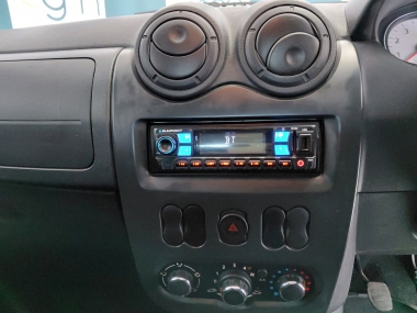 17915NissanNP2001.5dCi012-th.jpg