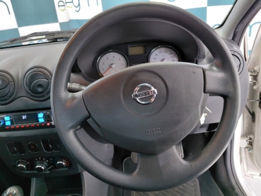 17915NissanNP2001.5dCi015-th.jpg