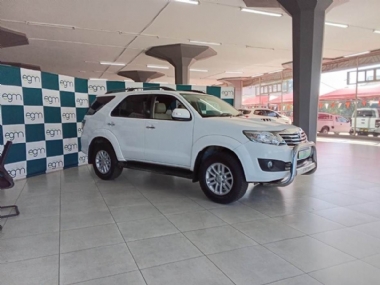 2012 Toyota Fortuner III 3.0 D-4D Raised Body Auto - ABS,AIRCON,ELECTRIC WINDOWS,LEATHER SEATS,REVERSE CAMERA,TOWBAR,AIRBAGS,ALARM,CRUISE CONTROL,PARTIAL-SERVICE RECORD,RADIO,USB,AUX,CD. Finance available, Trade-ins welcome, Delivery country wide, T&C'S apply!!!
